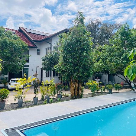 Aradhana Airport Transit Hotel Katunayaka Exterior foto